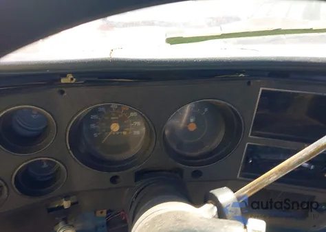 1982 Chevrolet C20 из США, поврежденный, VIN 1GCGC24M6CJ114288